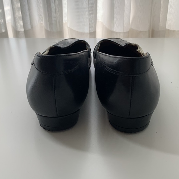 A bomb flats with a cat face. - Picture 6 of 7